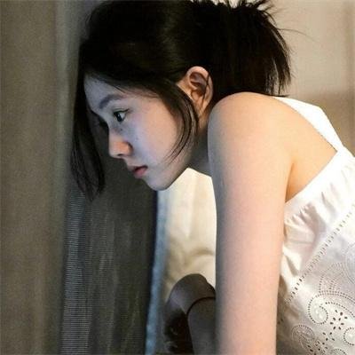比基尼少女